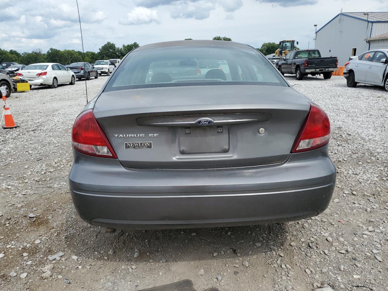 2005 Ford Taurus Se VIN: 1FAFP53U25A257797 Lot: 67480495