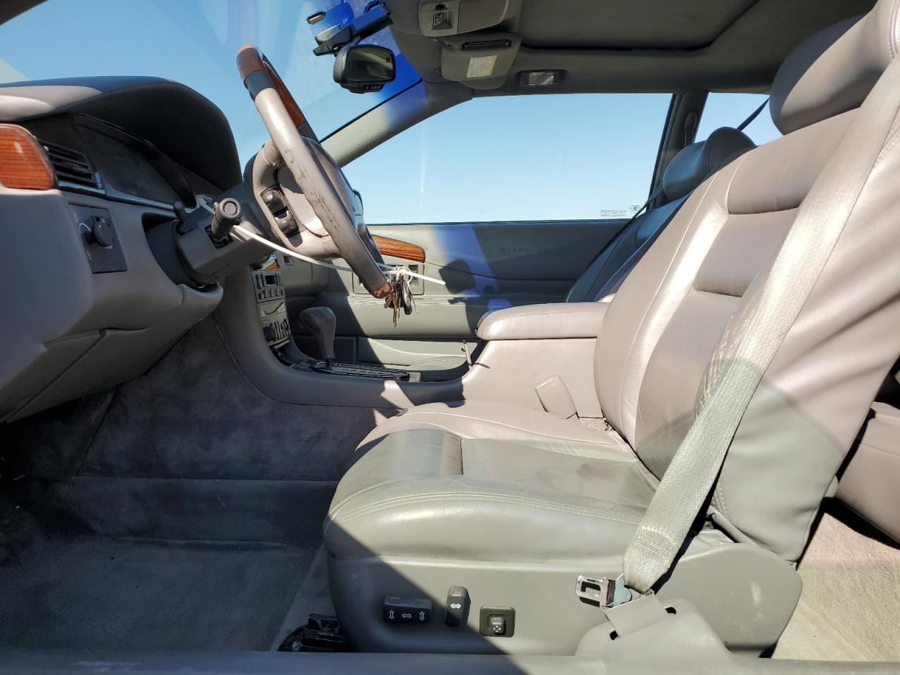 2002 Cadillac Eldorado Touring VIN: 1G6ET12942B103883 Lot: 68854235