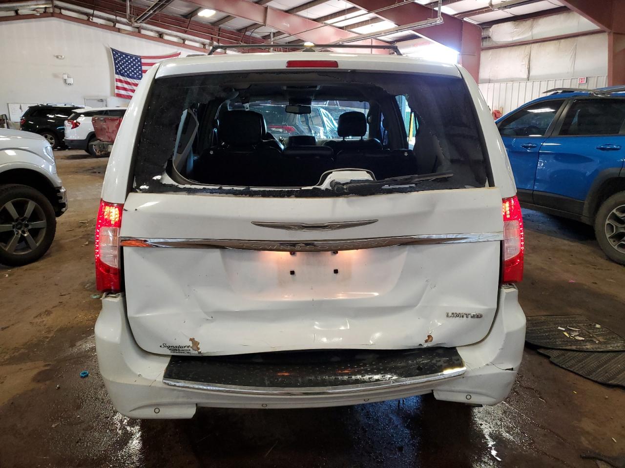 2016 Chrysler Town & Country Limited VIN: 2C4RC1JG1GR121233 Lot: 70039435