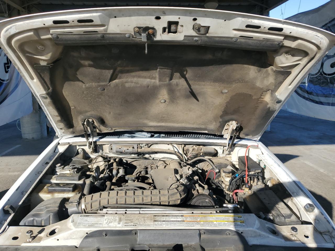 2000 Ford Explorer Xls VIN: 1FMZU72X6YUB65596 Lot: 69321075