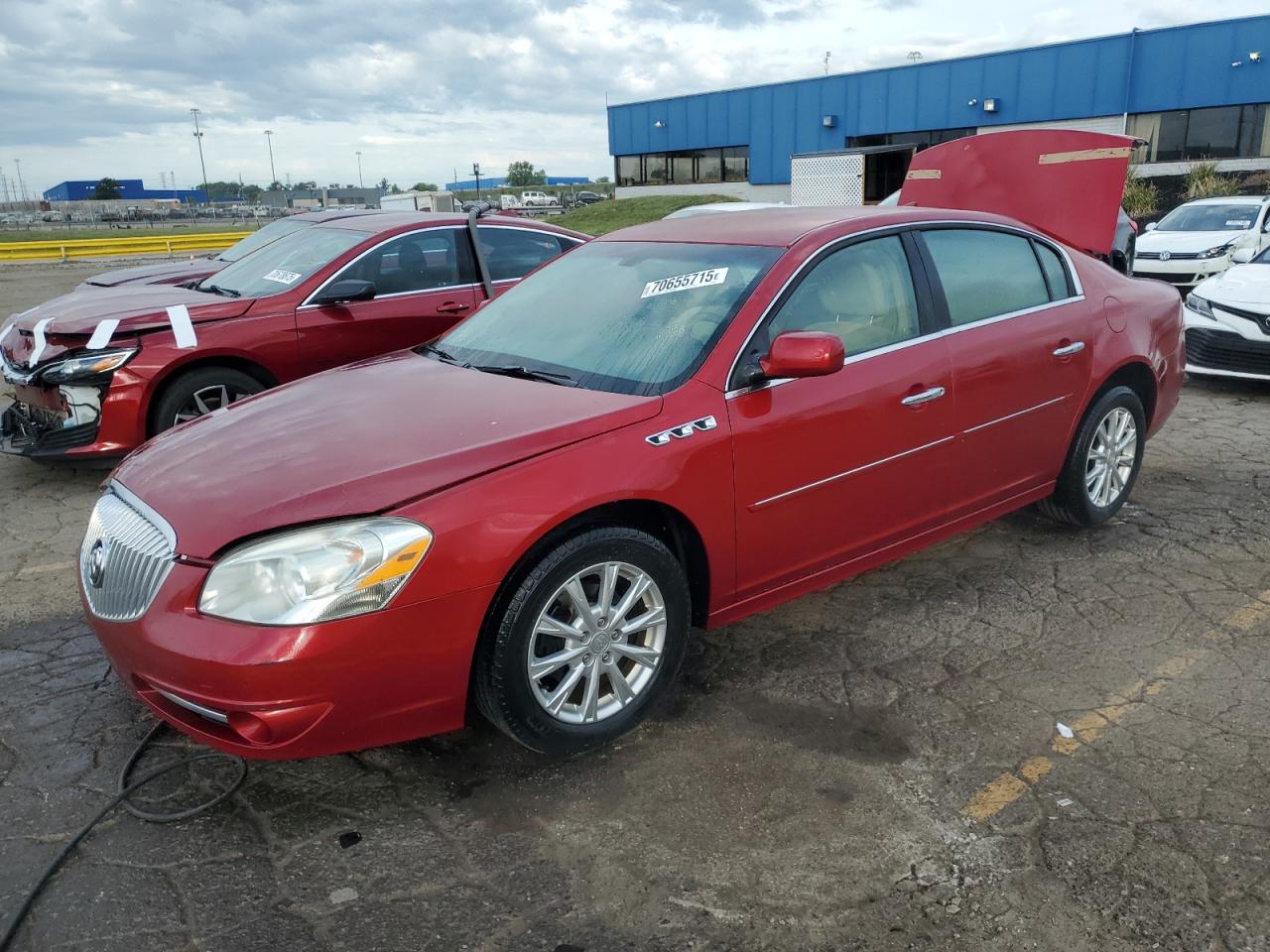 1G4HA5EM3BU134002 BUICK LUCERNE 2011 RED Photo 1