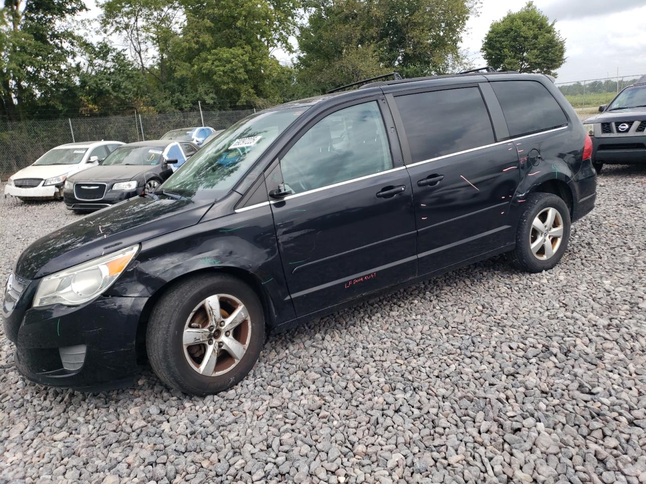2011 Volkswagen Routan Se