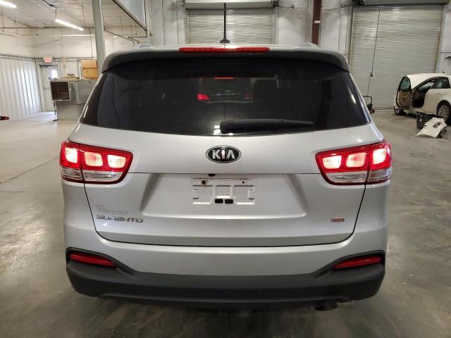  KIA SORENTO 2017 Srebrny