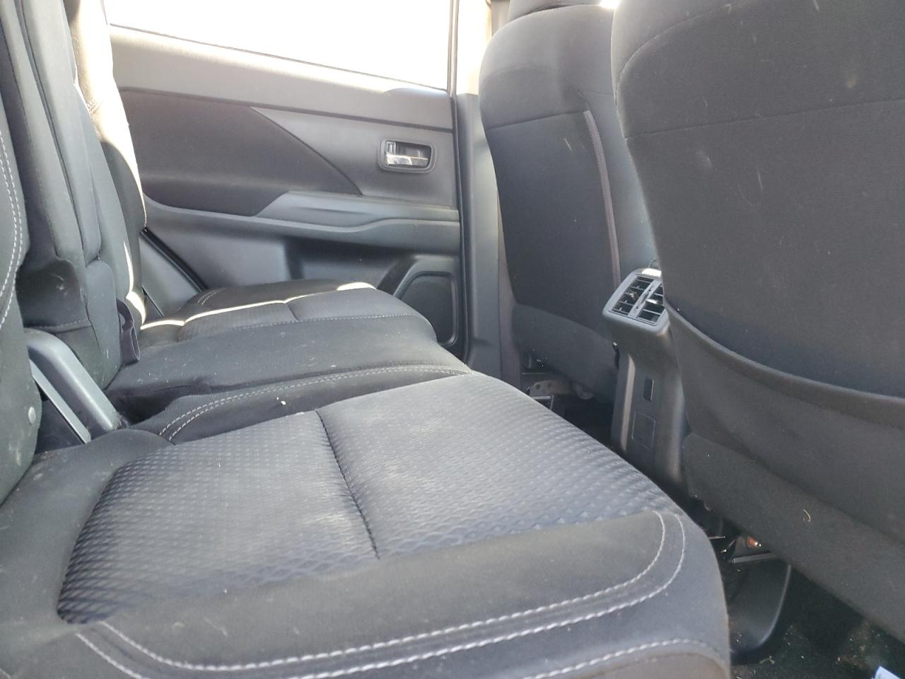 2020 Mitsubishi Outlander Se VIN: JA4AZ3A33LZ044735 Lot: 70322935