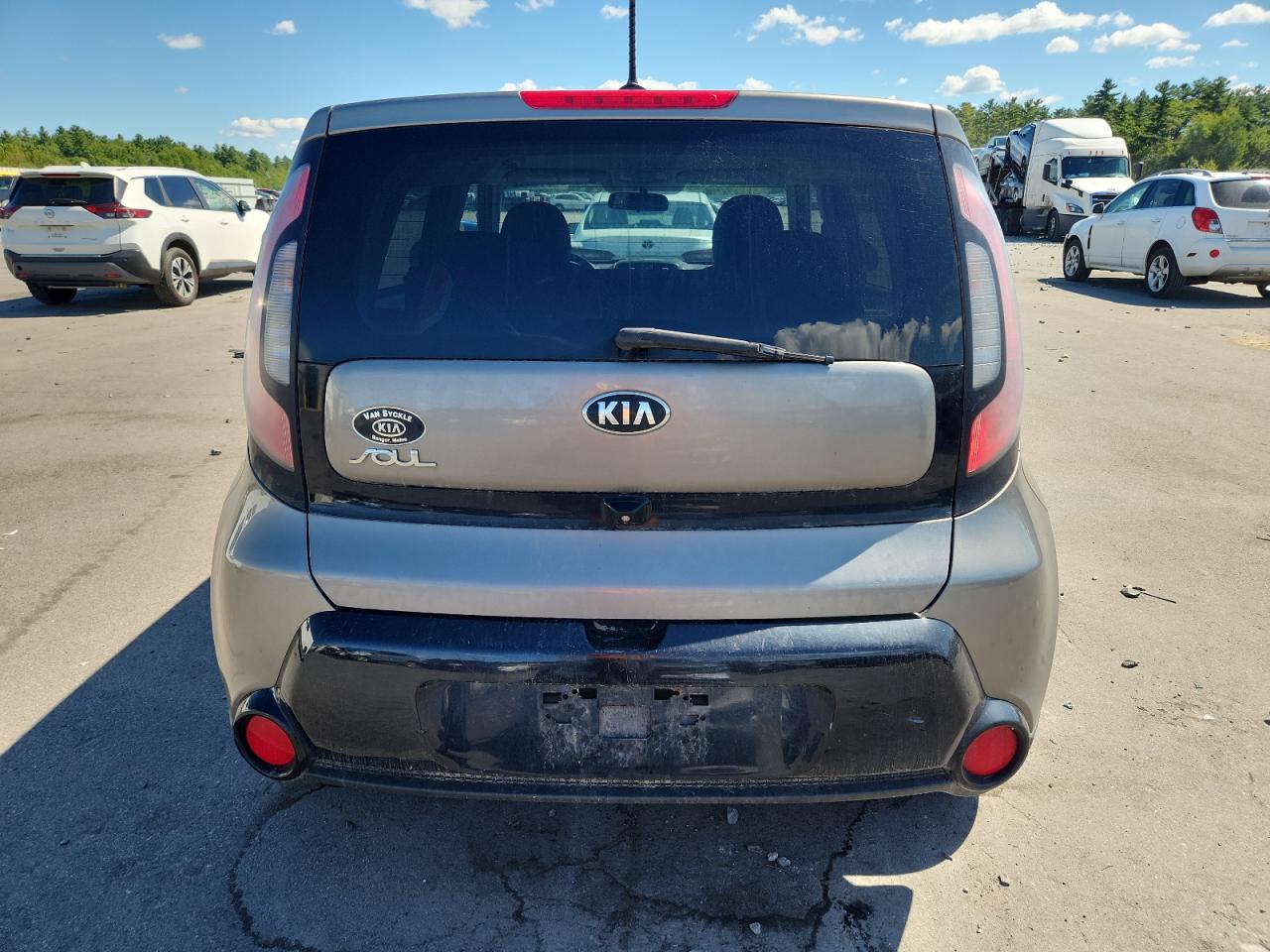 2016 Kia Soul + VIN: KNDJP3A5XG7296707 Lot: 70450365