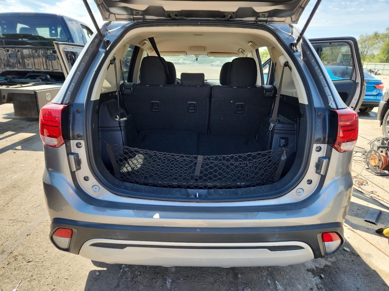 2019 Mitsubishi Outlander Es VIN: JA4AD2A33KZ037534 Lot: 70366845