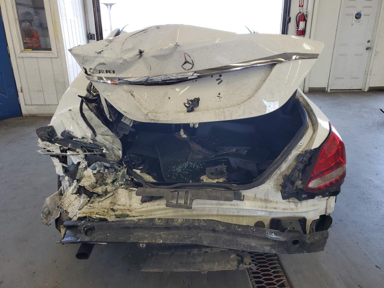 2016 Mercedes-Benz C 300 VIN: 55SWF4JB7GU173282 Lot: 67970795