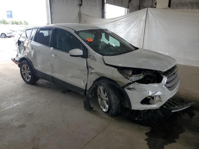 Паркетники FORD ESCAPE 2017 Белы