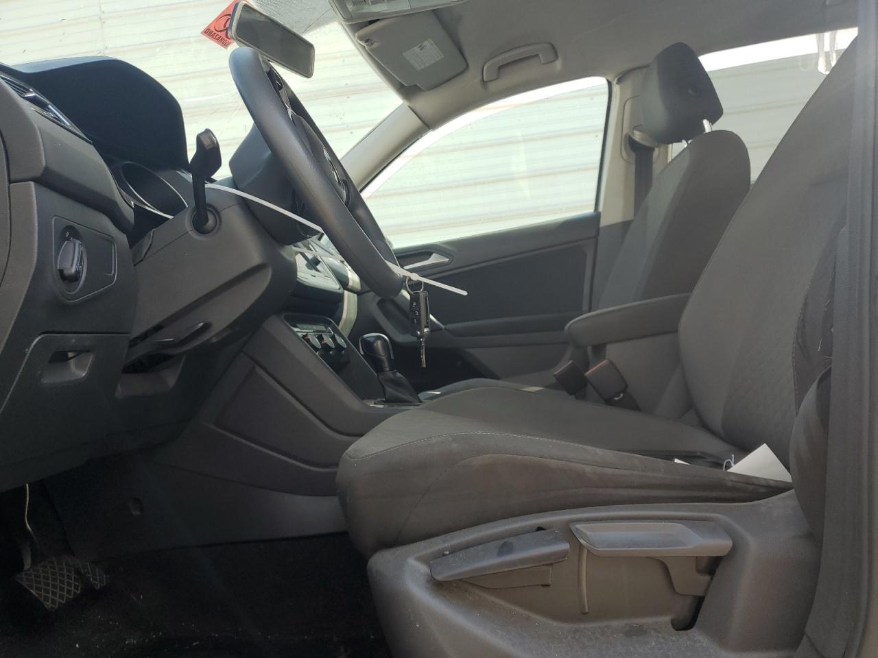 2019 Volkswagen Tiguan S VIN: 3VV1B7AX2KM097772 Lot: 68099285