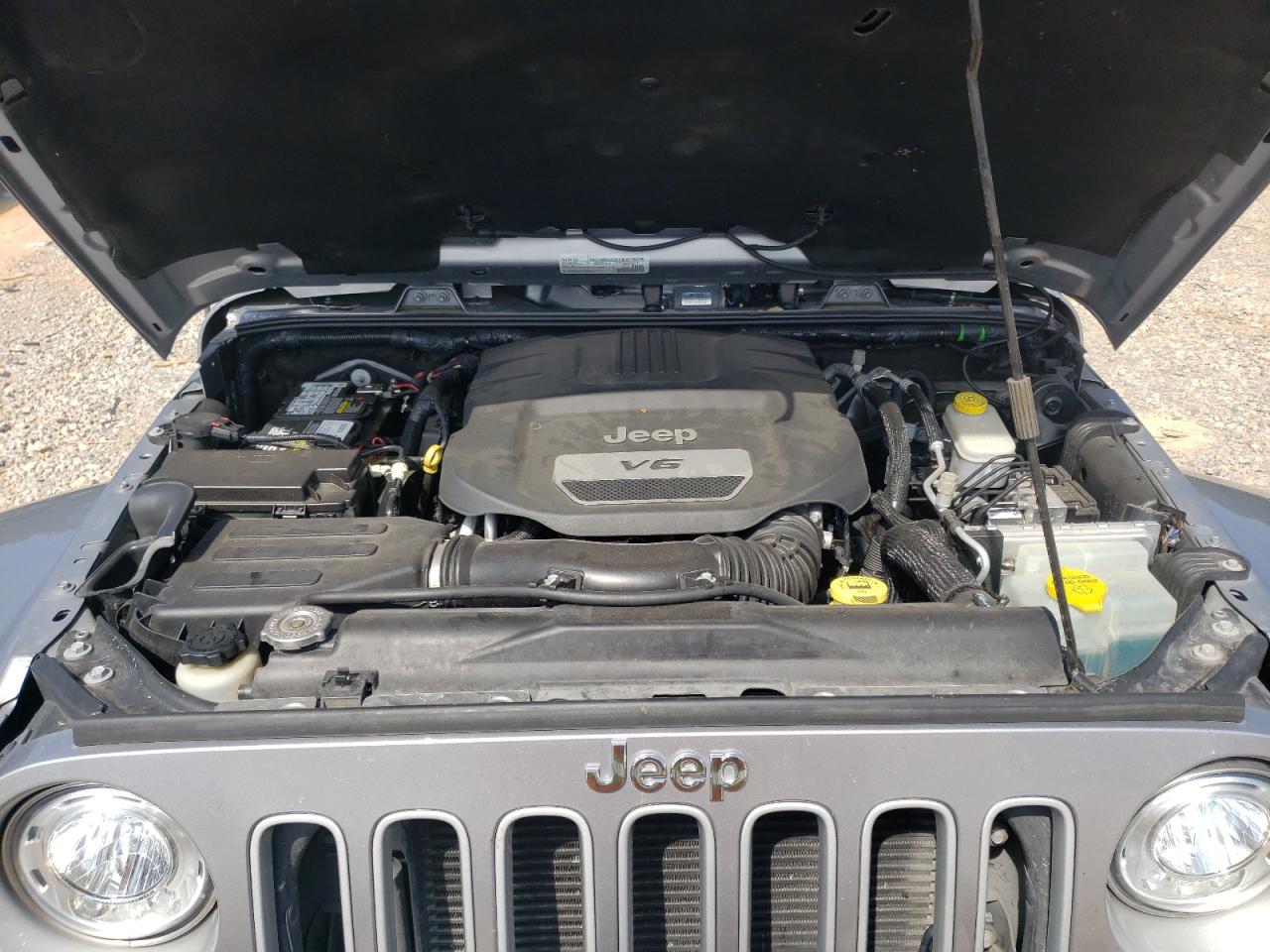 2018 Jeep Wrangler Unlimited Sahara VIN: 1C4BJWEG8JL924376 Lot: 70722115