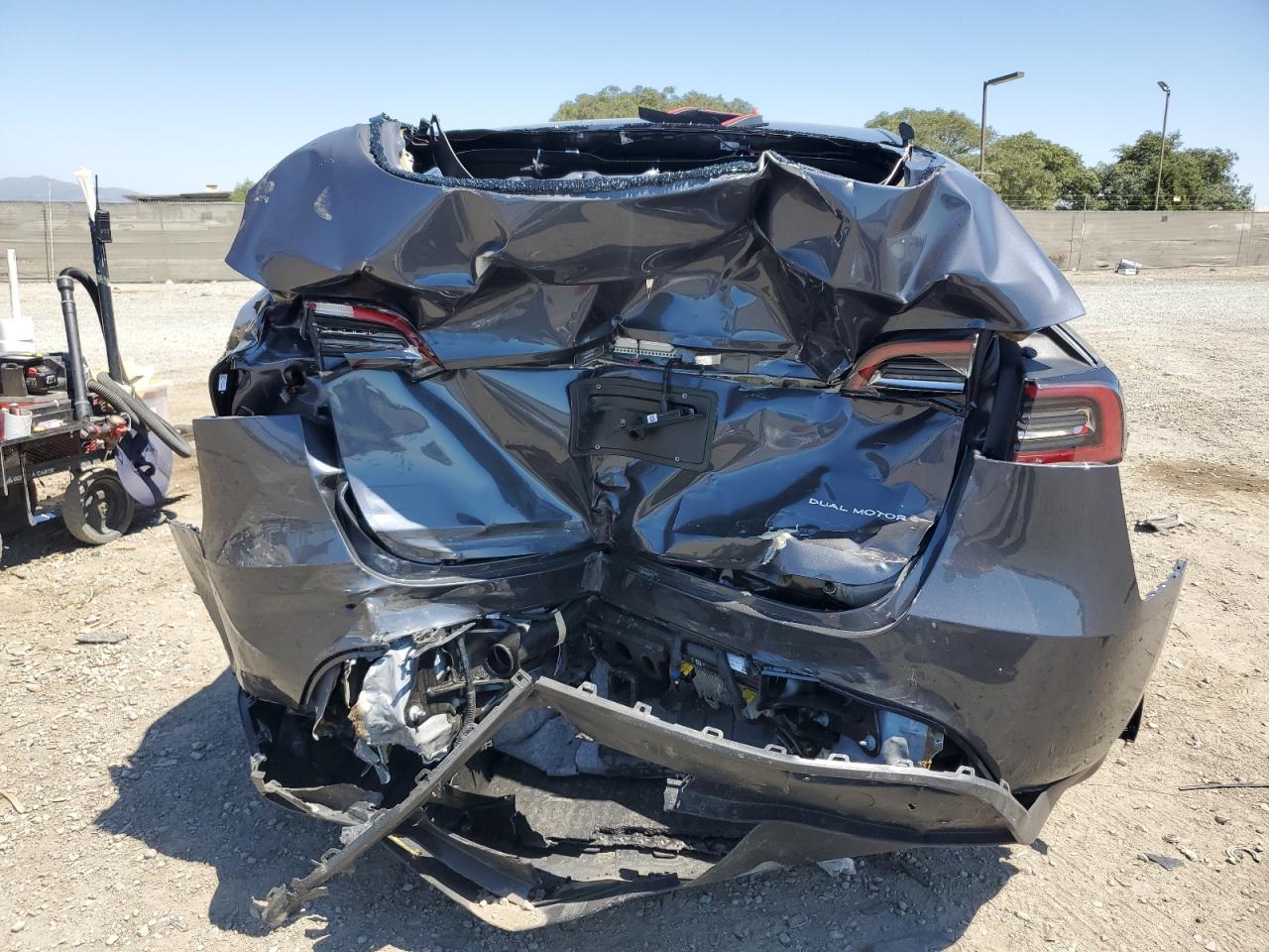 2023 Tesla Model Y VIN: 7SAYGDEE1PF829815 Lot: 69322795