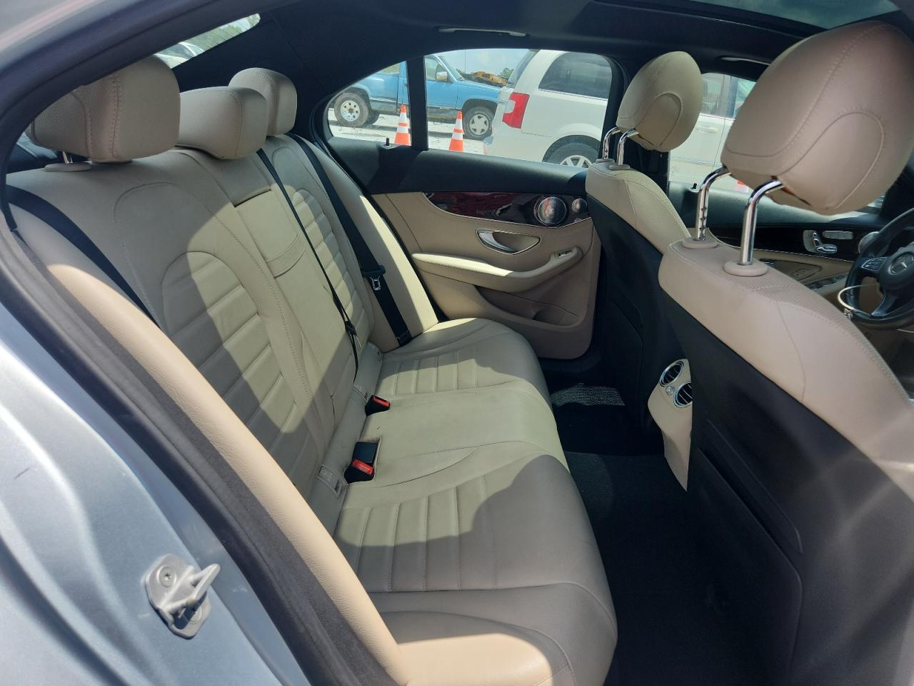 2015 Mercedes-Benz C 300 VIN: 55SWF4JB0FU084829 Lot: 68398225