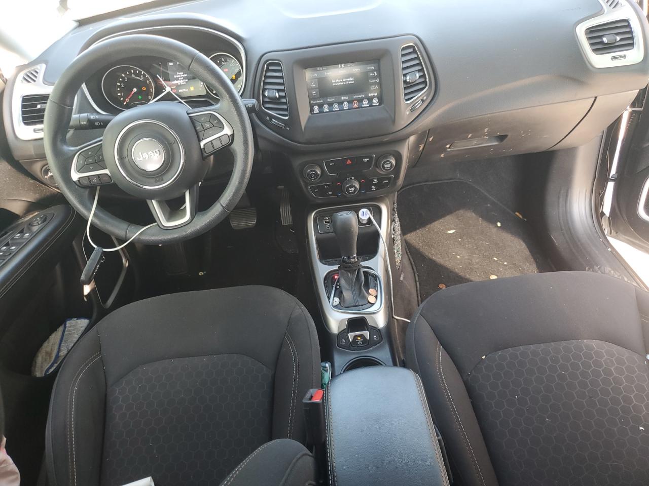 2019 Jeep Compass Sport VIN: 3C4NJCAB8KT637292 Lot: 69289735