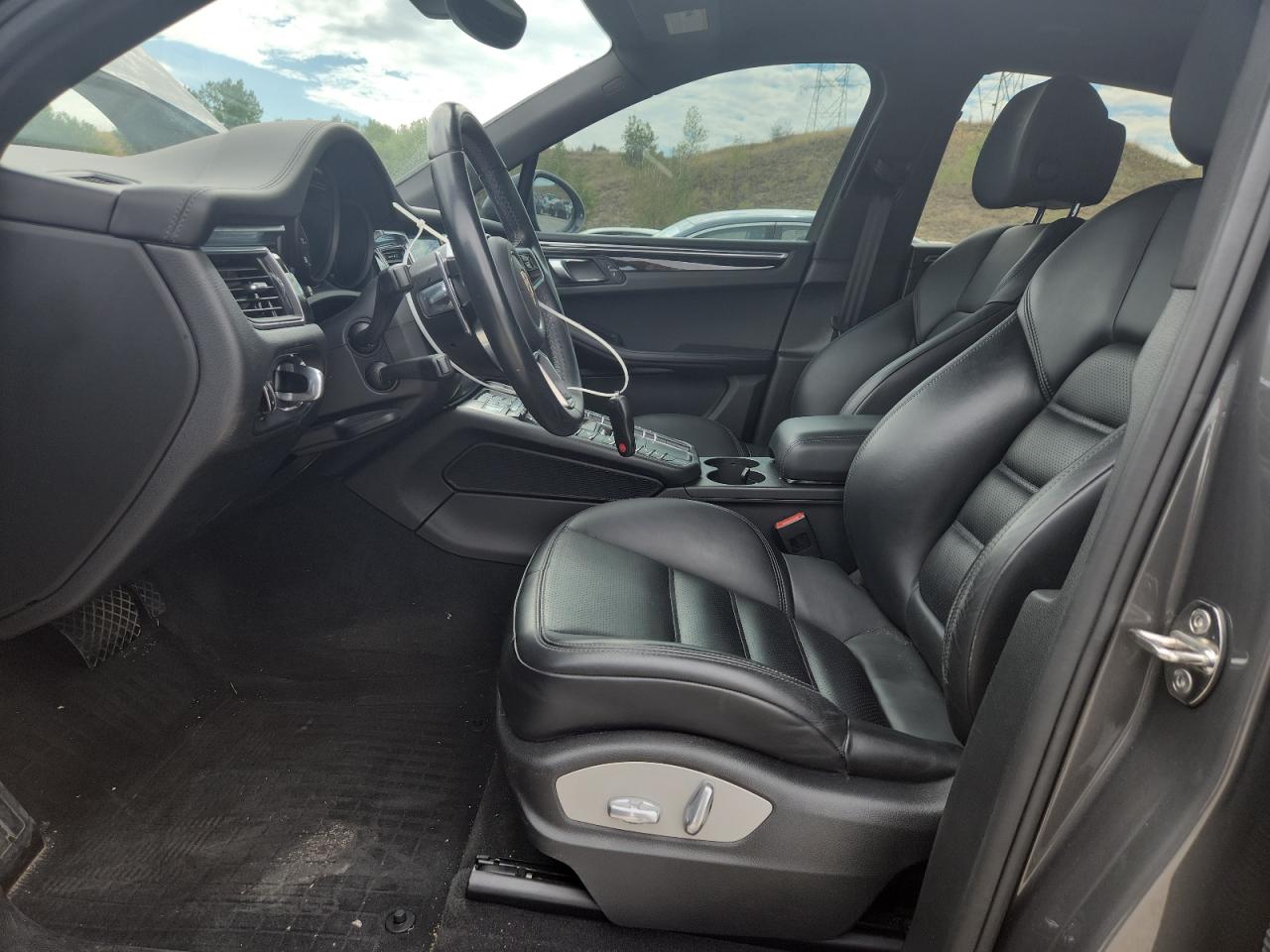 2017 Porsche Macan Gts VIN: WP1AG2A58HLB54549 Lot: 70378575