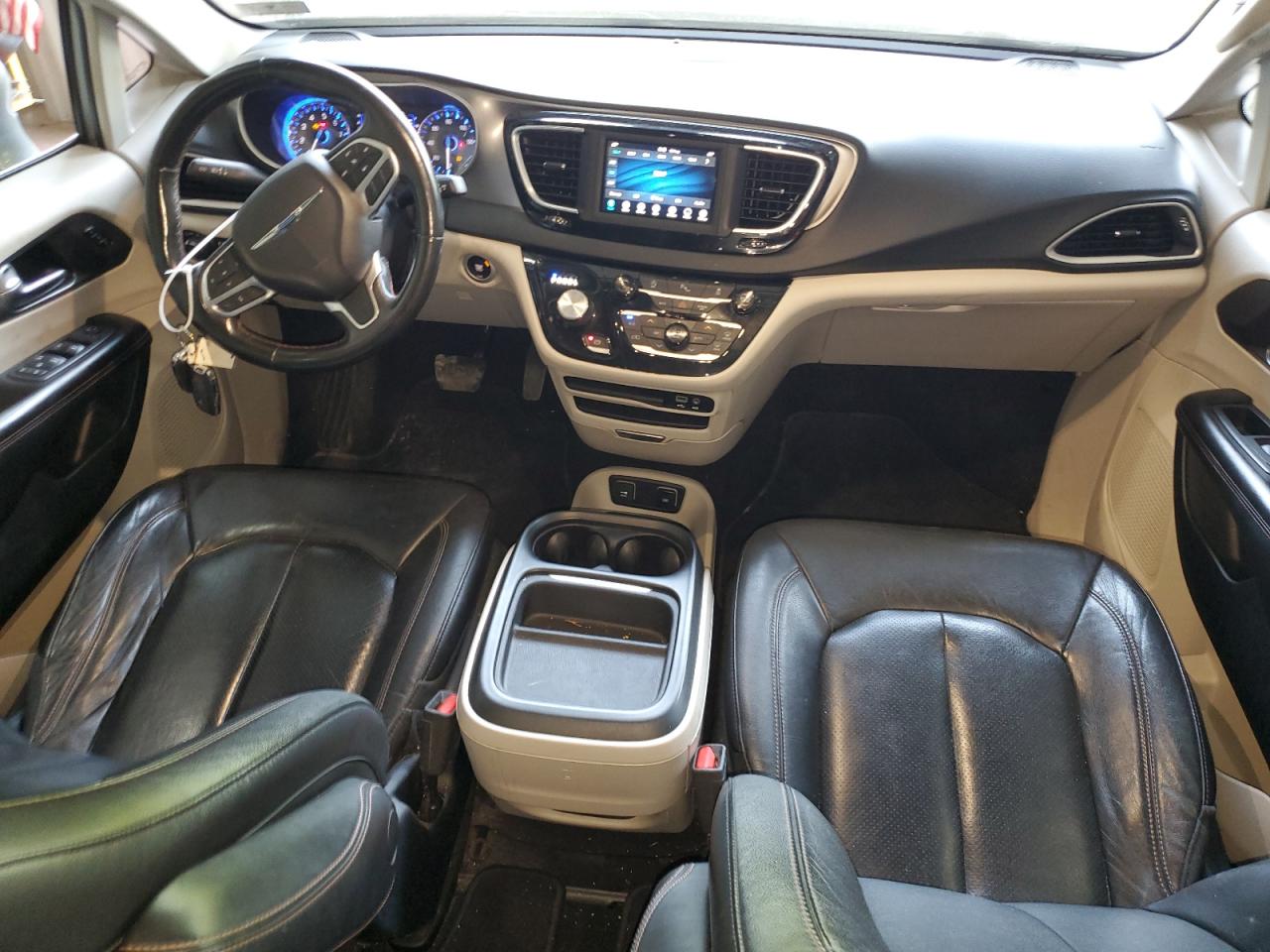 2020 Chrysler Pacifica Touring L VIN: 2C4RC1BG5LR140361 Lot: 69443595