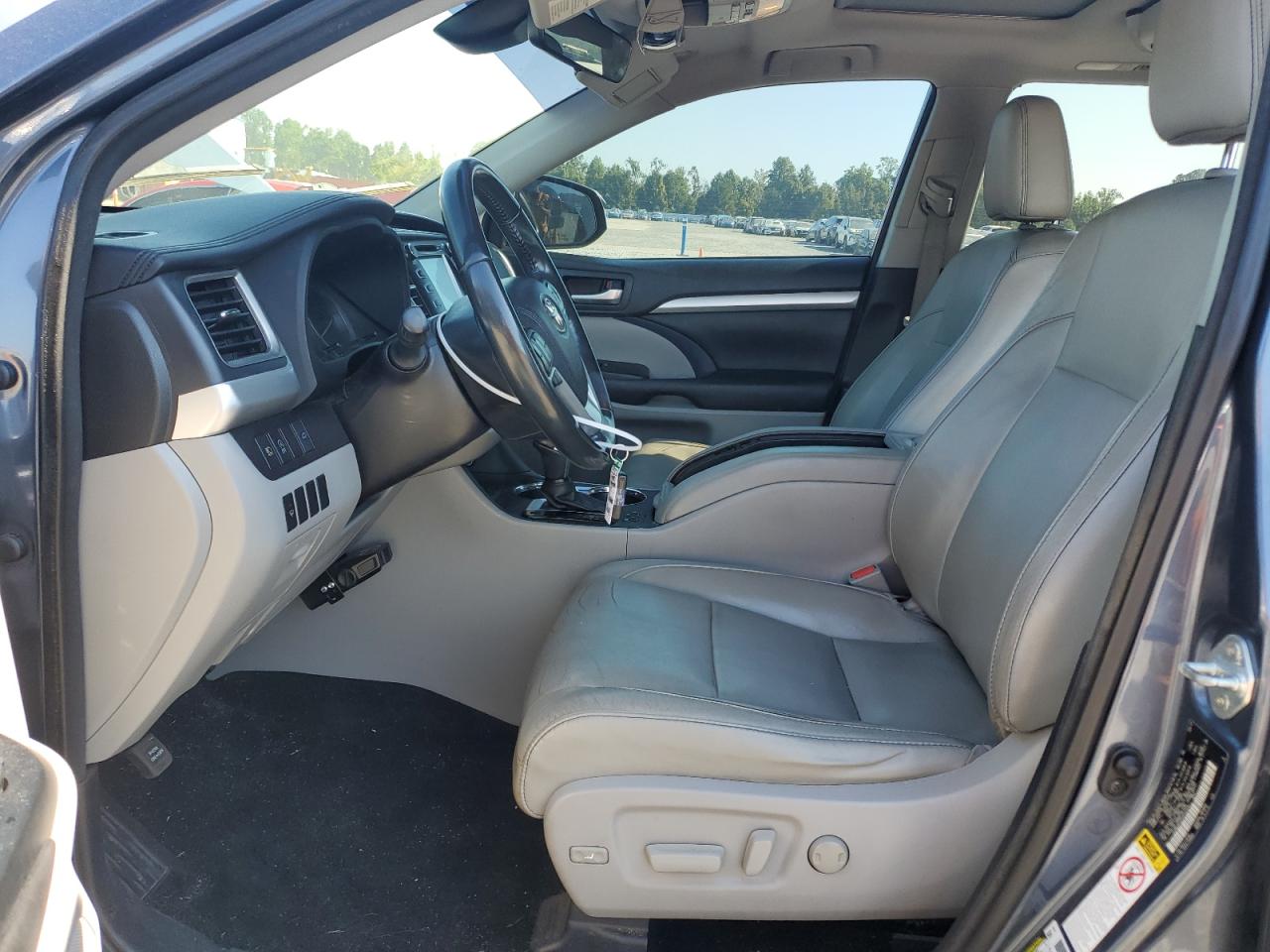 2017 Toyota Highlander Se VIN: 5TDKZRFH7HS512315 Lot: 70820865