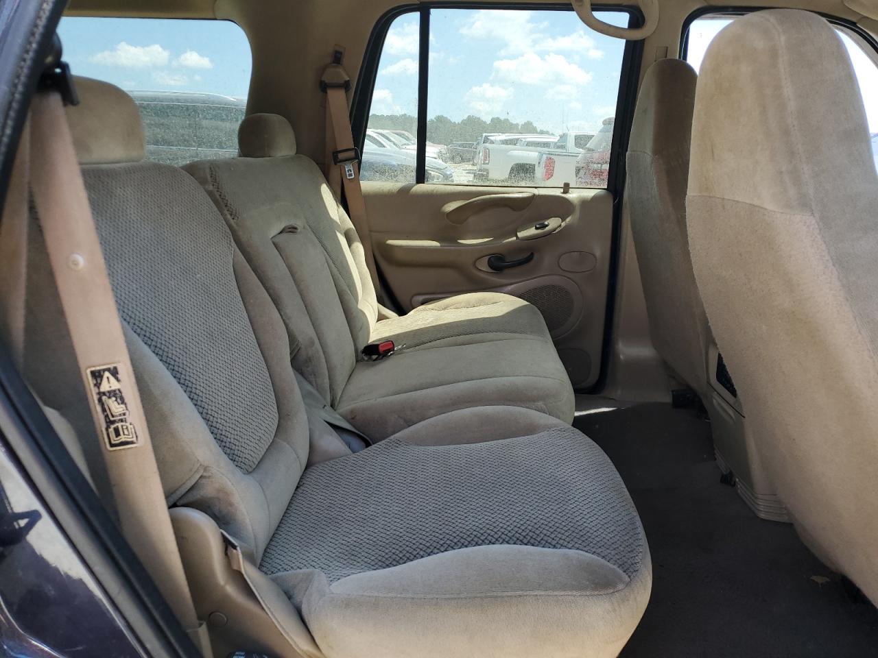 2000 Ford Expedition Xlt VIN: 1FMPU16L0YLA66841 Lot: 70584055