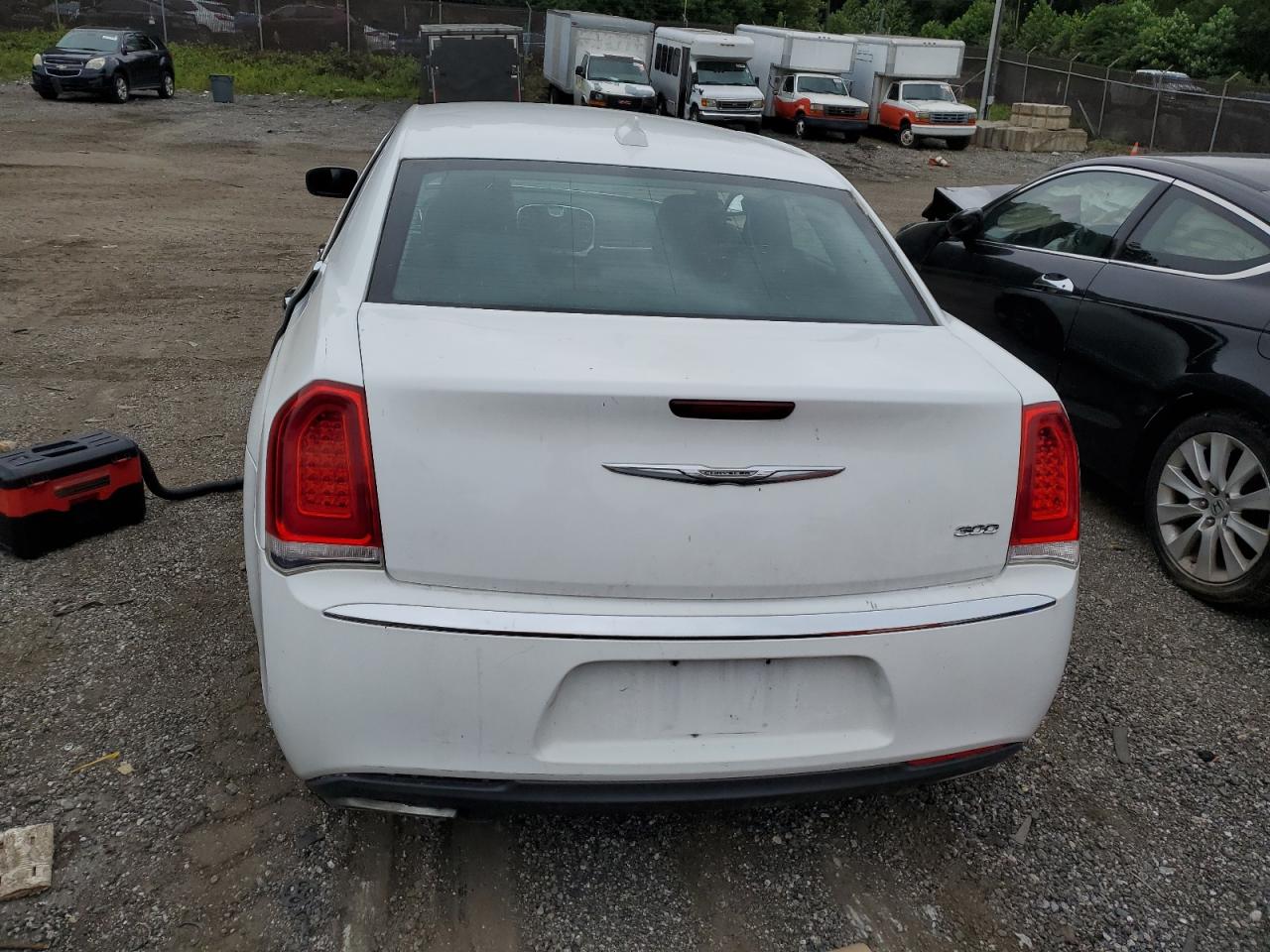 2015 Chrysler 300 Limited VIN: 2C3CCAAG2FH931307 Lot: 69975395