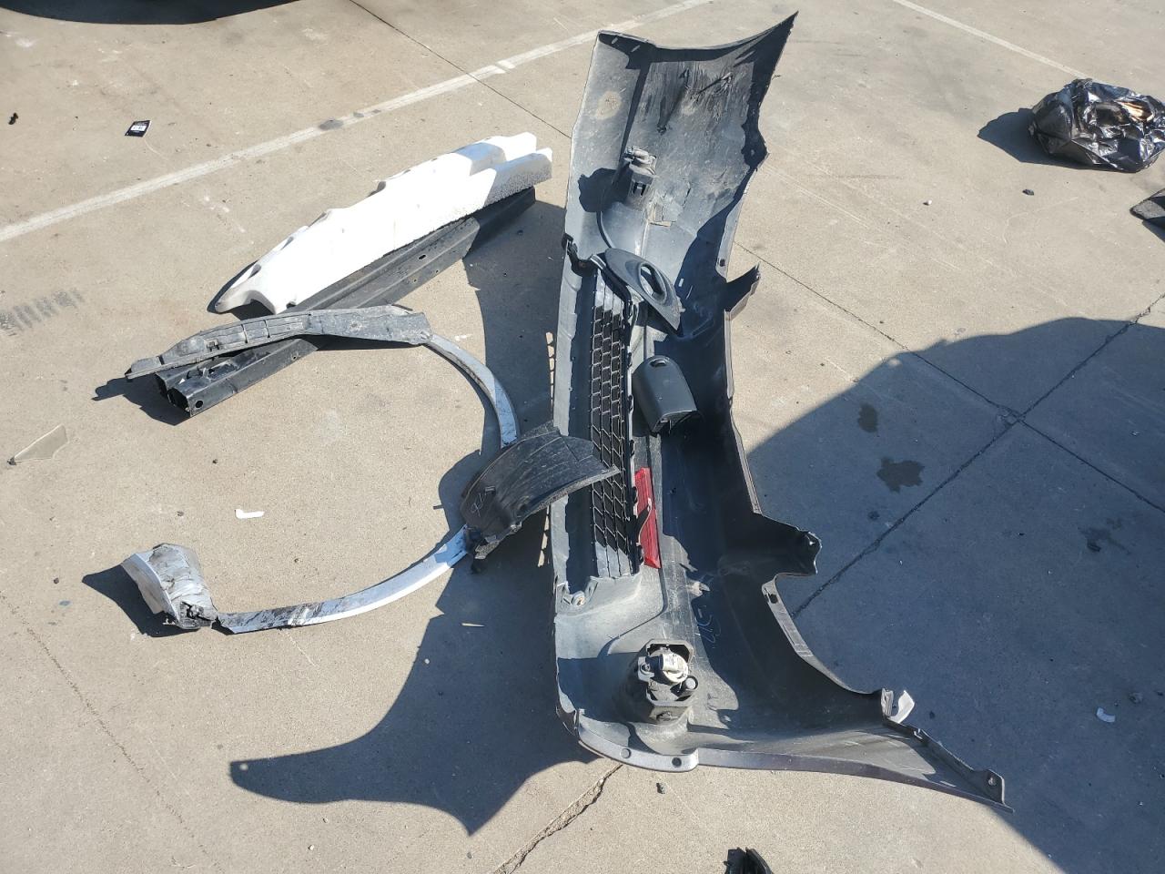 2005 Toyota Corolla Matrix Xr VIN: 2T1KR32E15C330252 Lot: 69762365