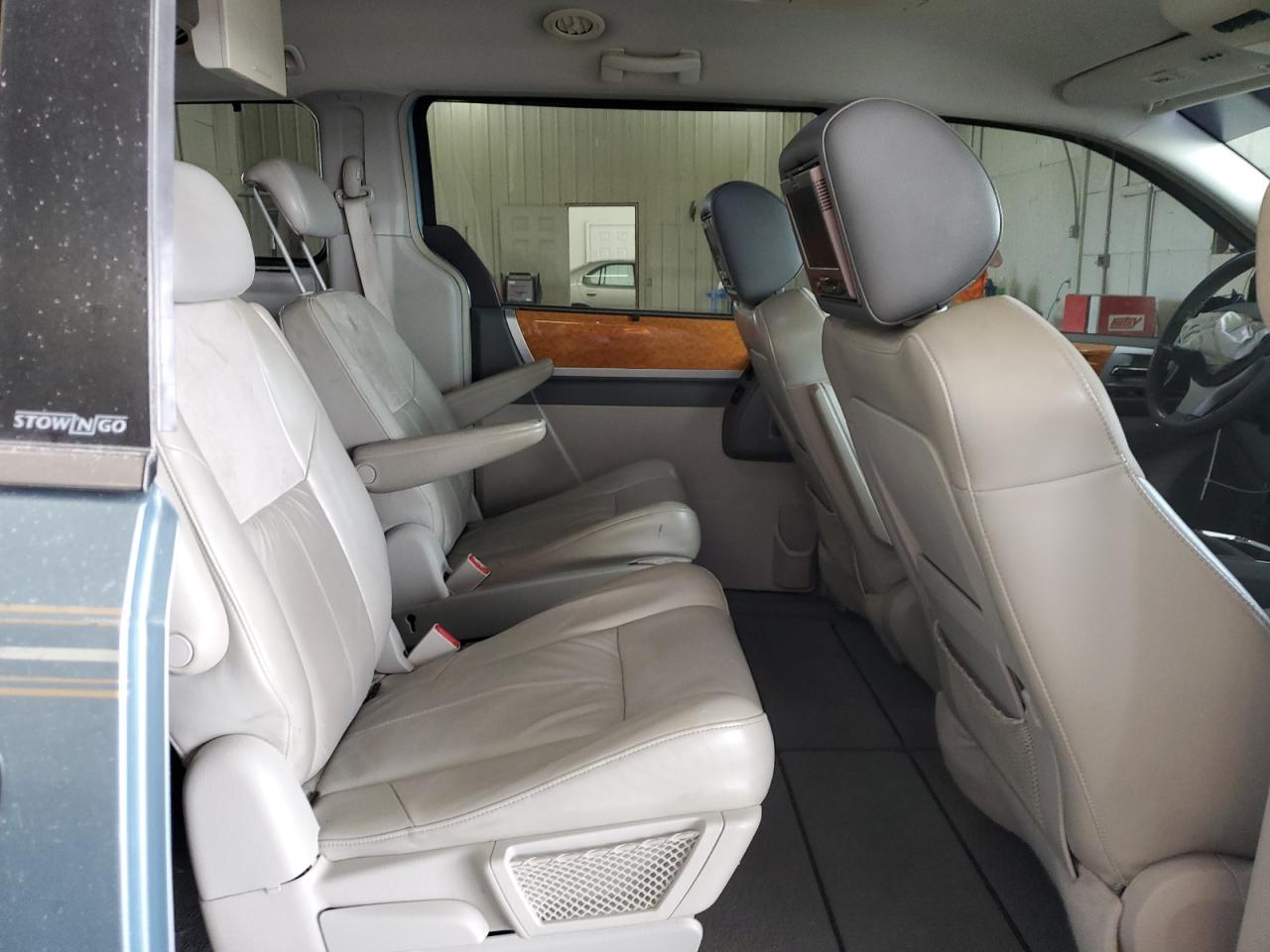 2008 Chrysler Town & Country Limited VIN: 2A8HR64X08R747515 Lot: 69852305