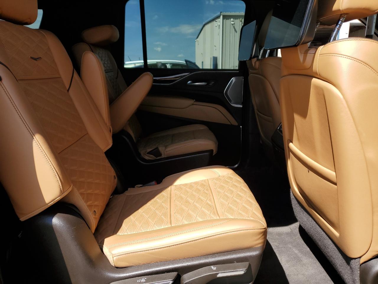 2022 Cadillac Escalade Esv Premium Luxury VIN: 1GYS4LKL2NR117727 Lot: 70356165