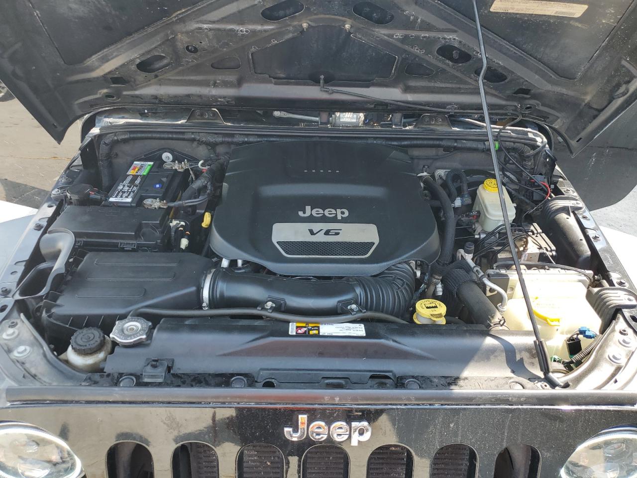 2014 Jeep Wrangler Unlimited Sport VIN: 1C4BJWDG4EL113438 Lot: 67828335