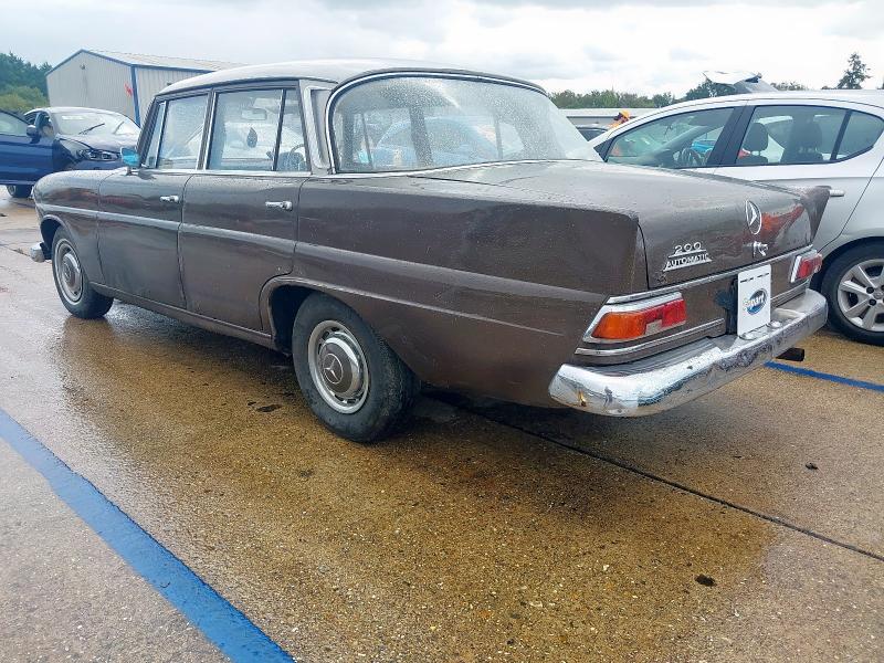 1968 MERCEDES 200 