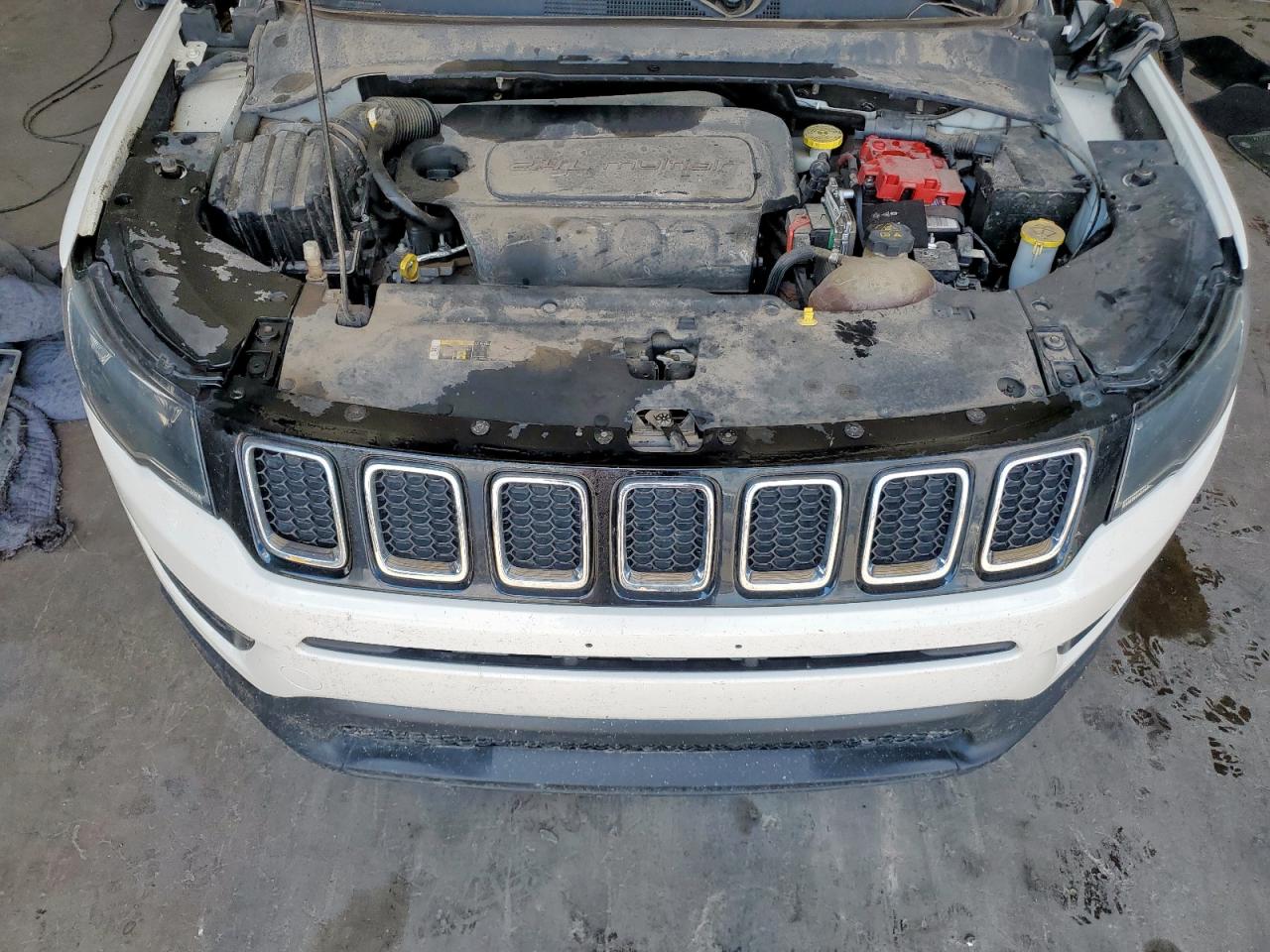 2020 Jeep Compass Sport VIN: 3C4NJDAB5LT210188 Lot: 69703565