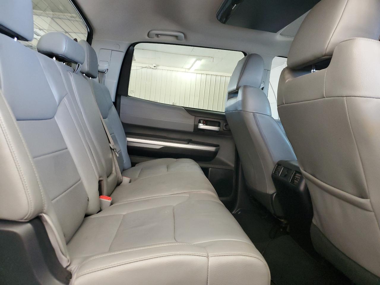 2017 Toyota Tundra Crewmax Limited VIN: 5TFHW5F13HX635280 Lot: 70340705