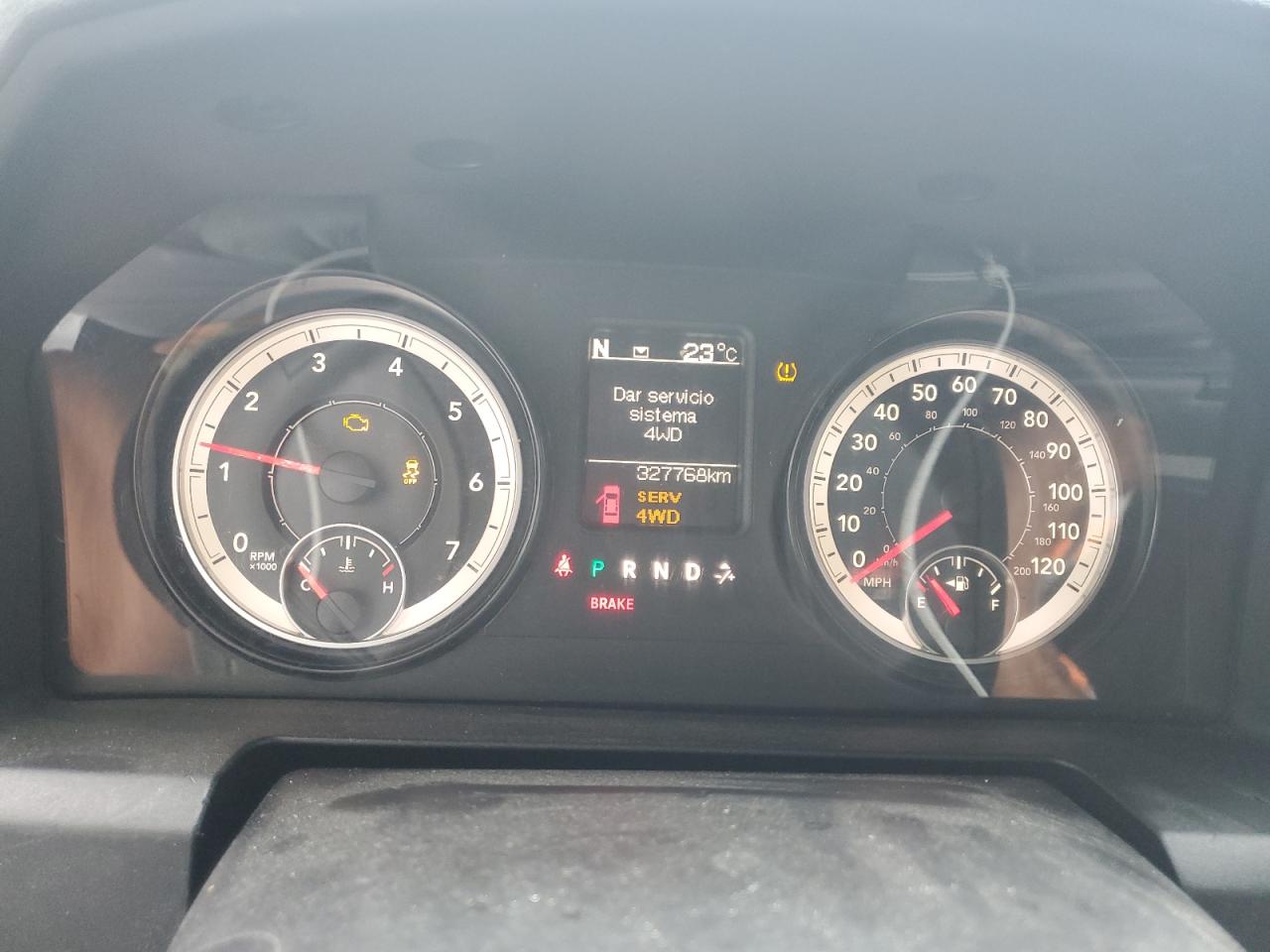 1C6RR7GT2FS631116 2015 Ram 1500 Slt