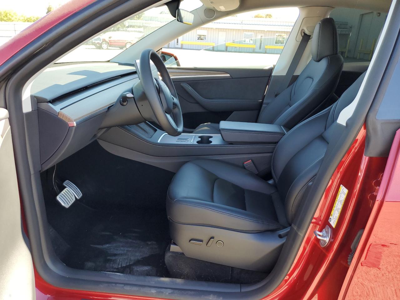 2024 Tesla Model Y VIN: 7SAYGDEF7RF063147 Lot: 69685015