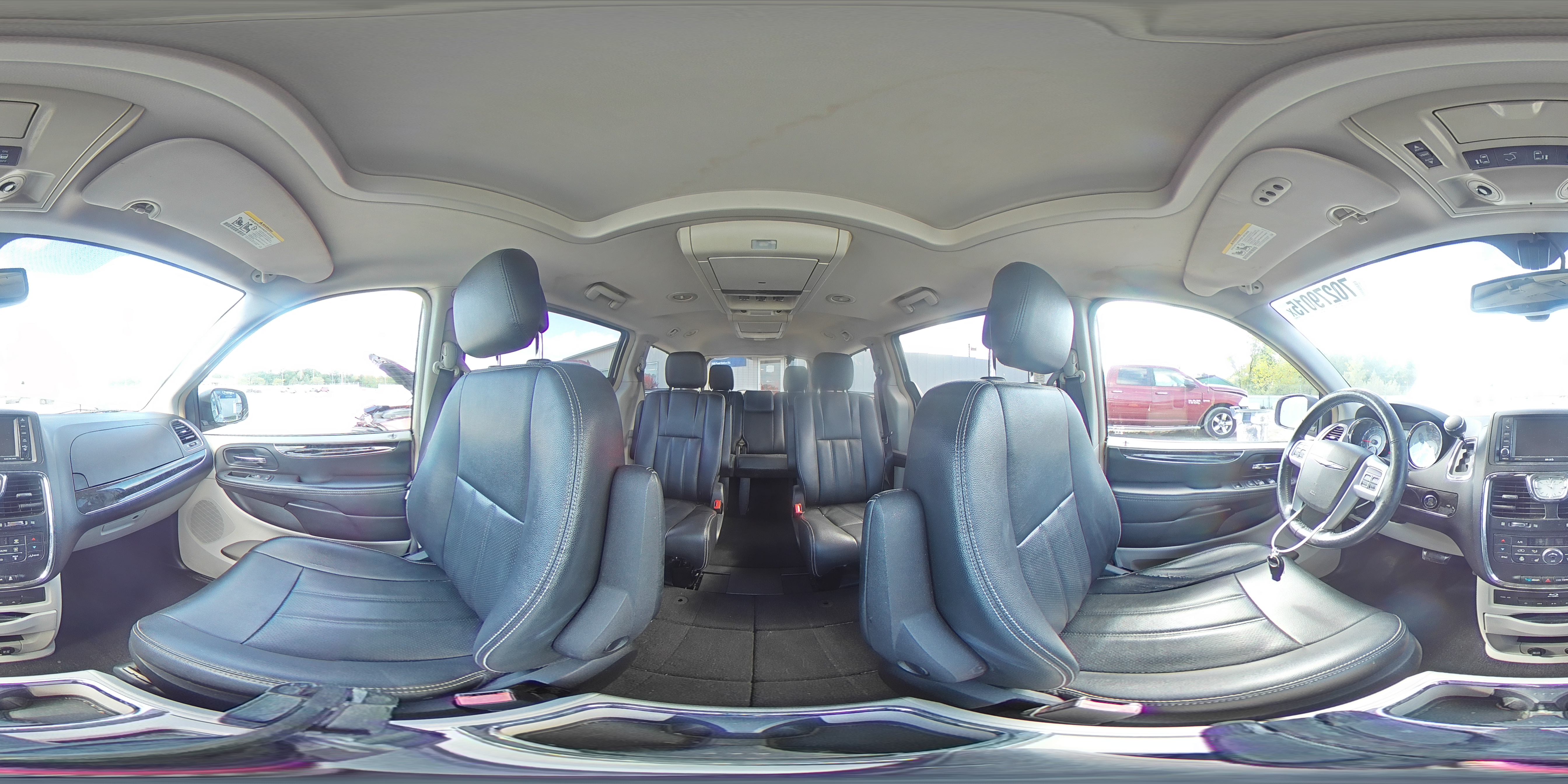 2015 Chrysler Town & Country Touring L VIN: 2C4RC1CG5FR590496 Lot: 70279015