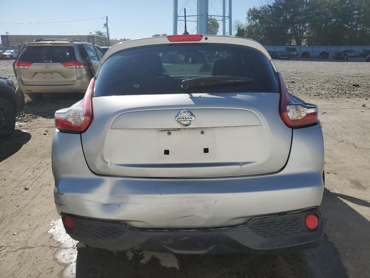 2015 Nissan Juke S VIN: JN8AF5MV8FT556428 Lot: 70521175