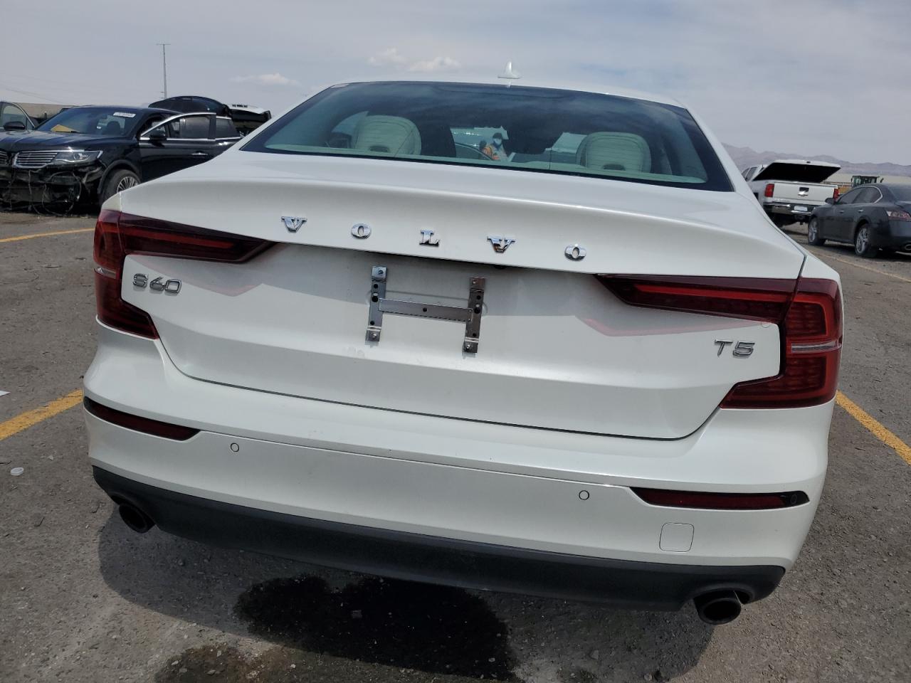 2020 Volvo S60 T5 Momentum VIN: 7JR102FK4LG065570 Lot: 70844115