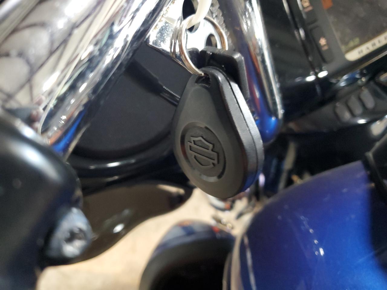 2017 Harley-Davidson Flhxs Street Glide Special VIN: 1HD1KRC1XHB646359 Lot: 70146685