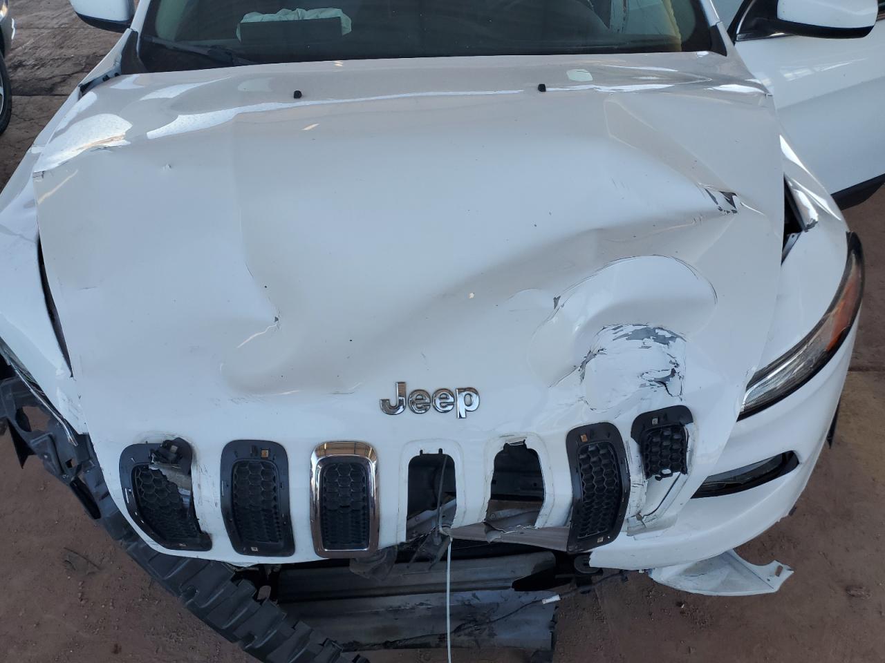 2015 Jeep Cherokee Latitude VIN: 1C4PJLCB2FW536674 Lot: 70784785