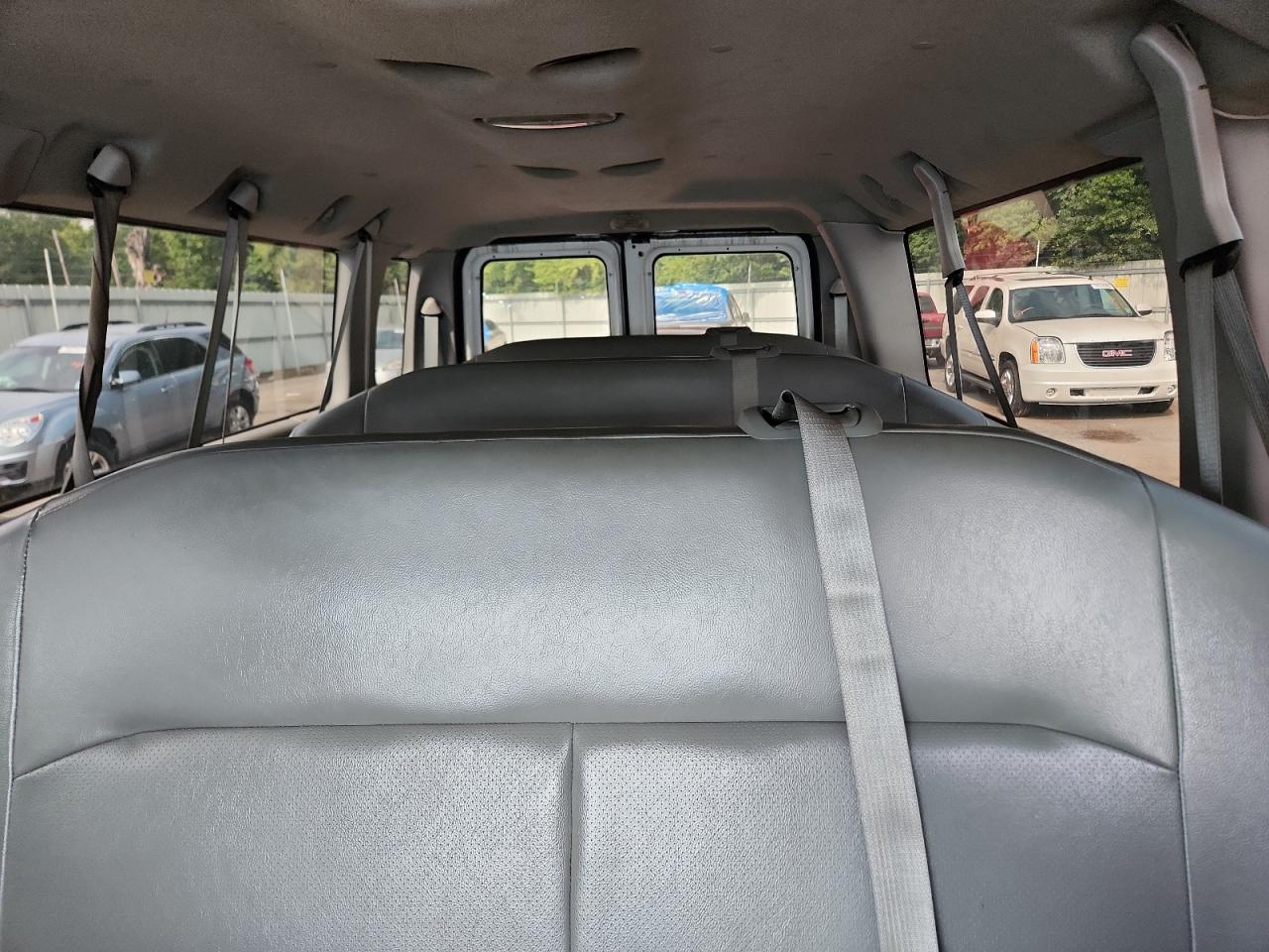 2011 Ford Econoline E350 Super Duty Wagon VIN: 1FBSS3BL0BDA12094 Lot: 70472335