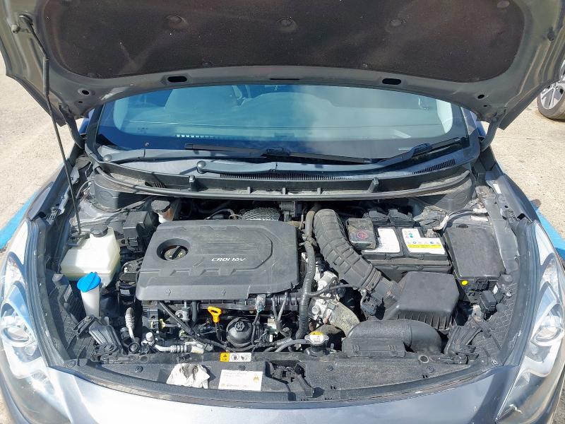 2016 HYUNDAI I30 SE