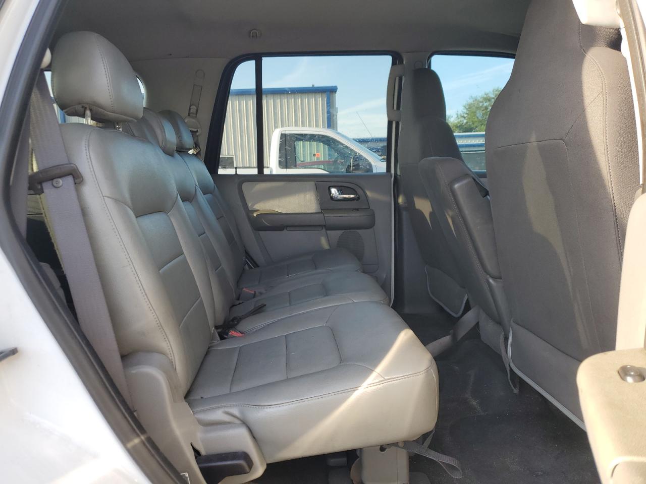 1FMPU15585LA93574 2005 Ford Expedition Xlt