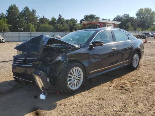  VOLKSWAGEN PASSAT 2017 Черный