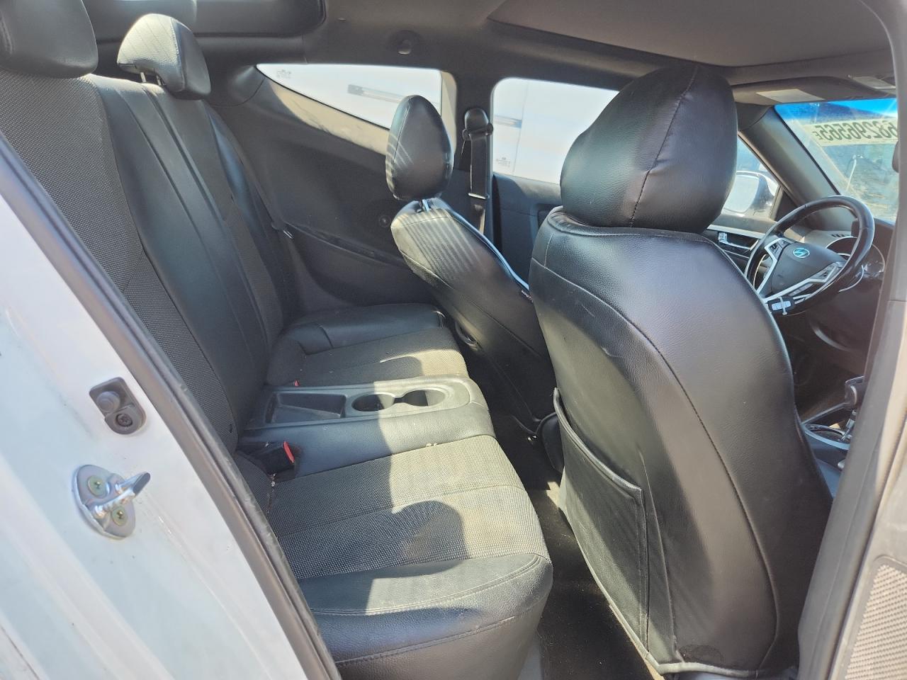 2016 Hyundai Veloster VIN: KMHTC6AD3GU253420 Lot: 68296565