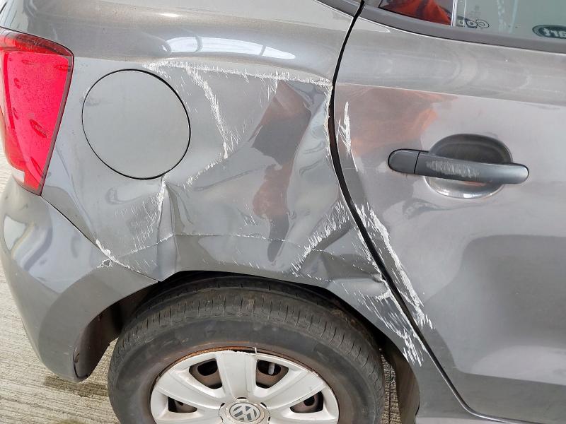 2010 VOLKSWAGEN POLO S