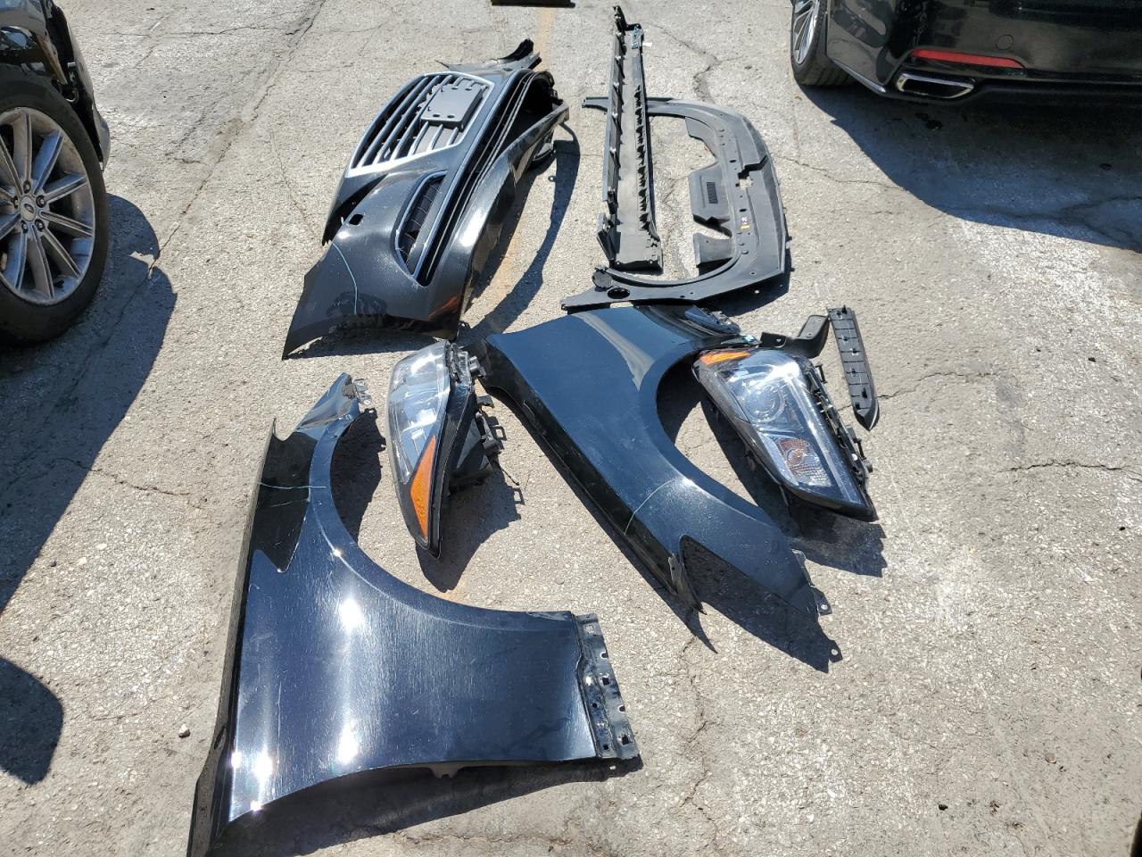 2015 Hyundai Genesis 3.8L VIN: KMHGN4JE1FU087731 Lot: 68514045