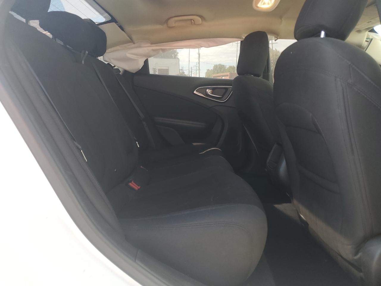 2015 Chrysler 200 Limited VIN: 1C3CCCAB8FN654587 Lot: 70171775