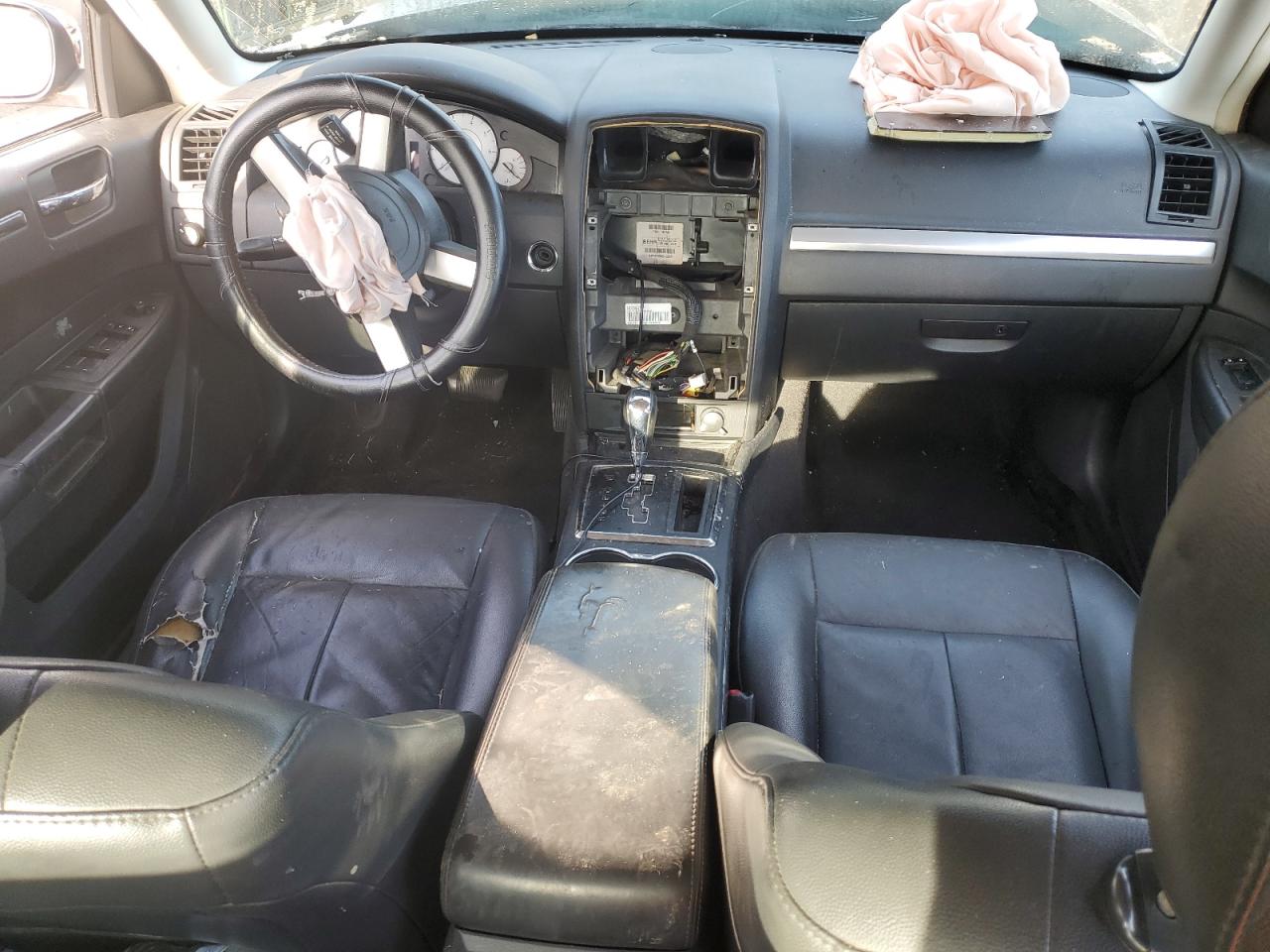 2010 Chrysler 300 Touring VIN: 2C3CA5CV0AH307054 Lot: 70200555