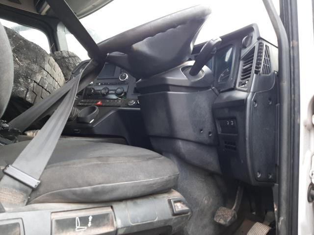 2013 MERCEDES BENZ ANTOS (1)