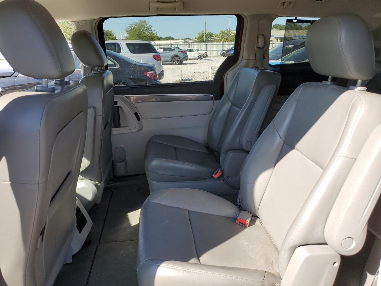 2010 Volkswagen Routan Se VIN: 2V4RW3D11AR168737 Lot: 70481675