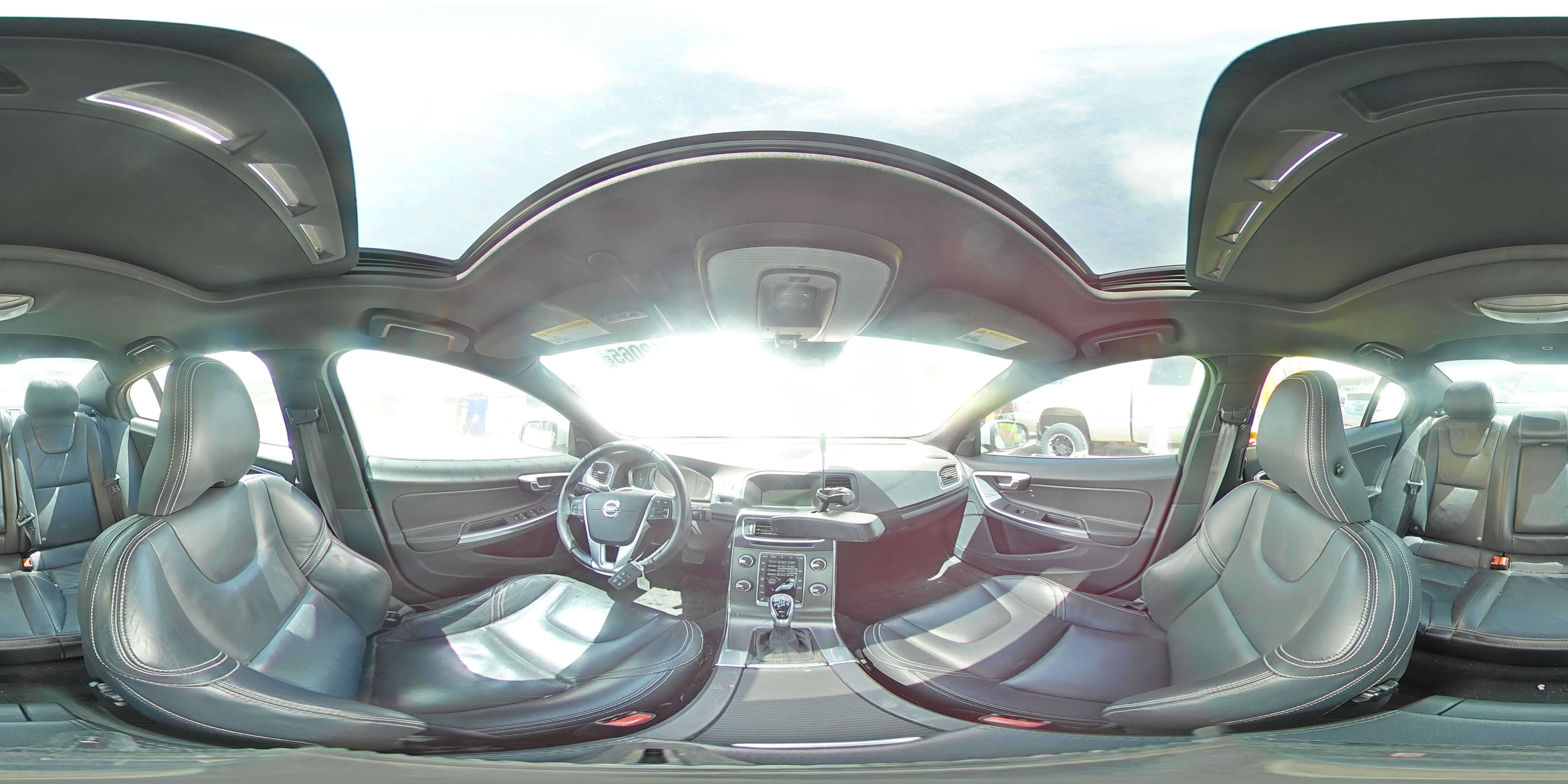 2015 Volvo S60 Platinum VIN: YV1612TDXF2303618 Lot: 68042065