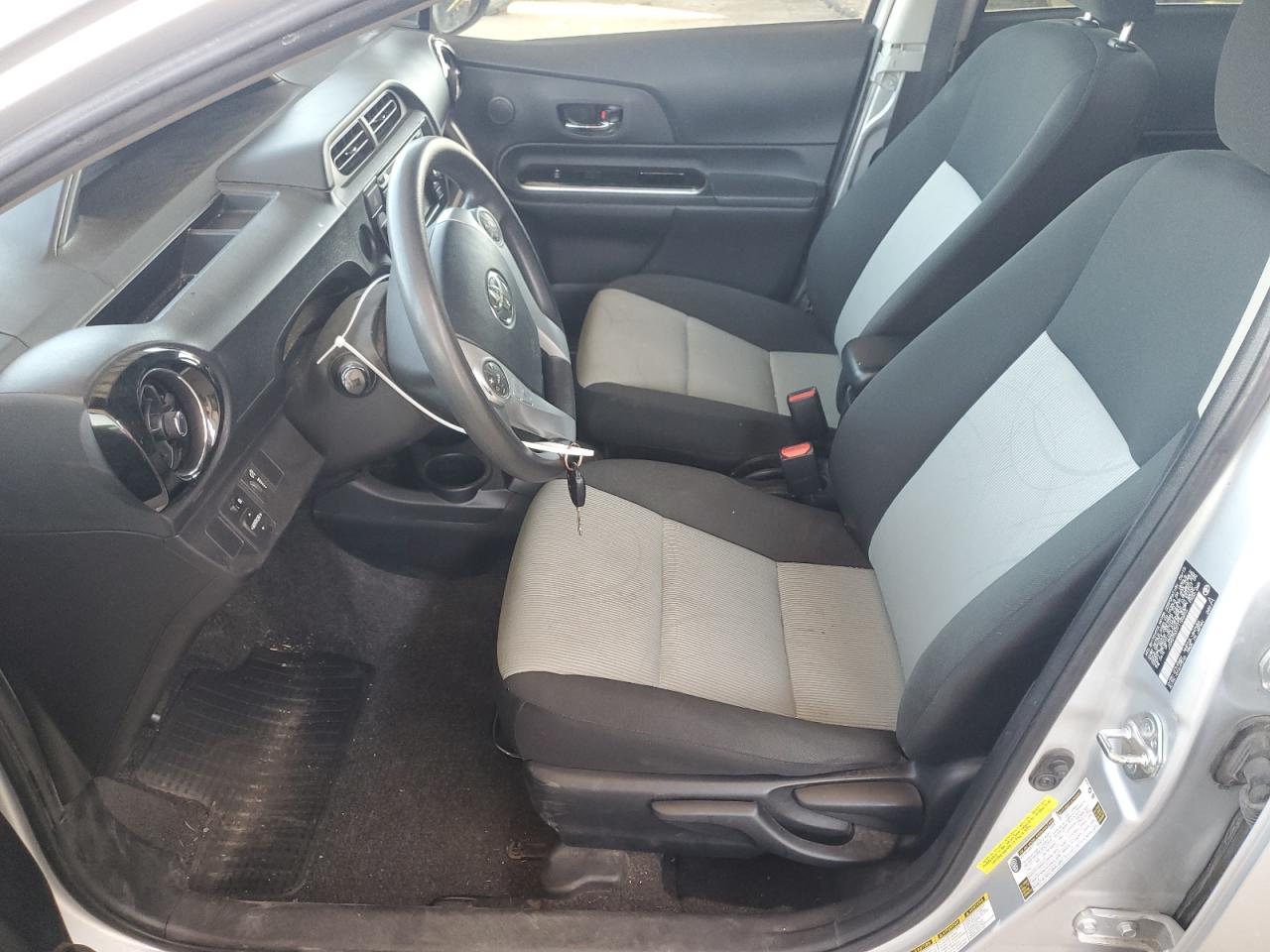 2015 Toyota Prius C VIN: JTDKDTB31F1102223 Lot: 70033525