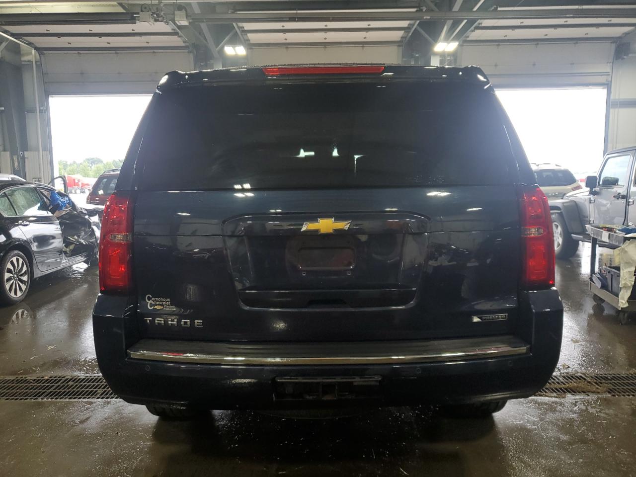 2018 Chevrolet Tahoe K1500 Premier VIN: 1GNSKCKC1JR186910 Lot: 68302015